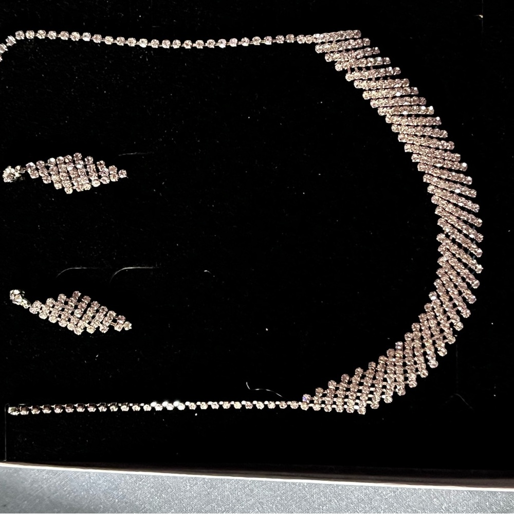 Elegant Austrian Crystal Necklace and Earring Set
